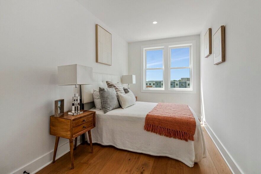 More Photos Of 1140 17th St NE, Washington Apartments For Sale