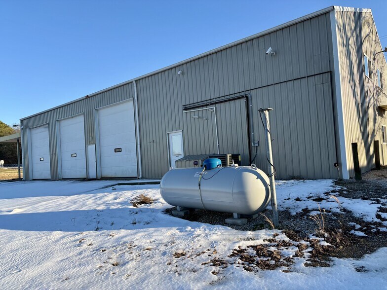 More Photos Of 517-519 Turnpike Rd, Lawrenceburg Flex For Sale