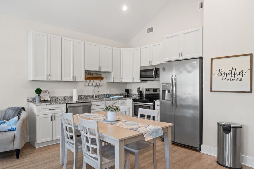 More Photos Of 2906 Sarah Jean Ct, Panama City Manufactured Housing Mobile Home Park For Sale