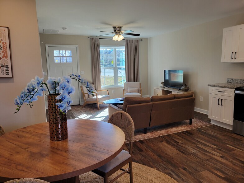 More Photos Of 109 E Highfill Ave, Liberty Apartments For Sale