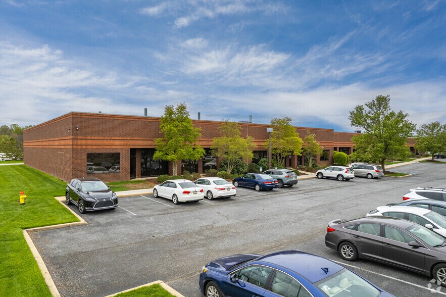 More Photos Of 221 Lake Dr, Newark Warehouse For Lease