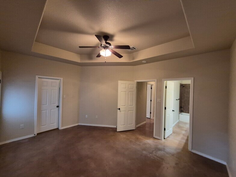 More Photos Of 698 Saengerhalle Rd, New Braunfels Apartments For Sale