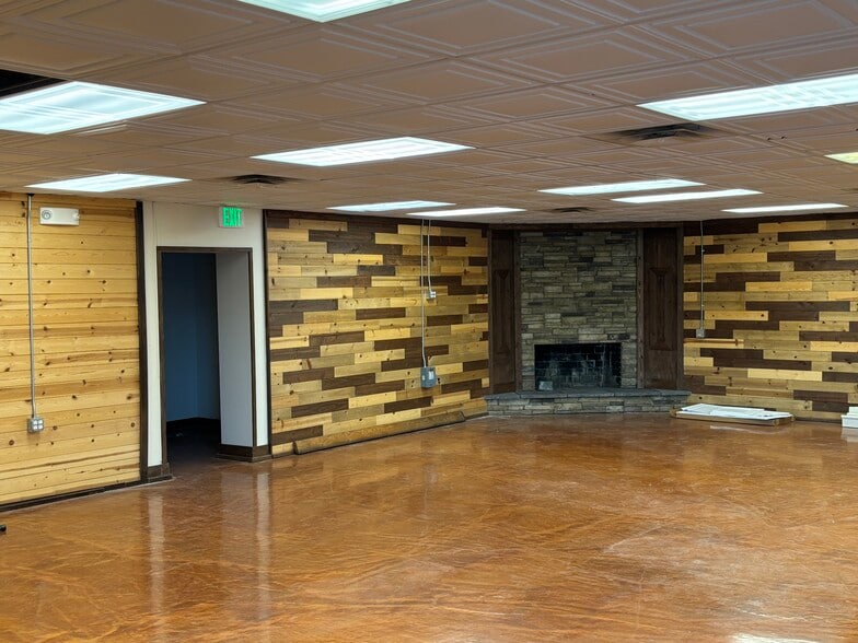 More Photos Of 502 S 8th St, Colorado Springs Freestanding For Lease