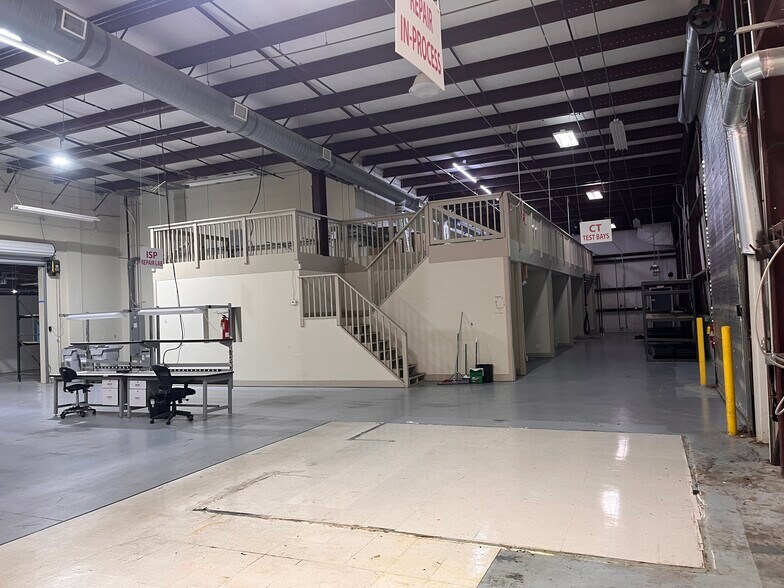 More Photos Of 227-229 Arnold Mill Rd, Woodstock Light Distribution For Lease