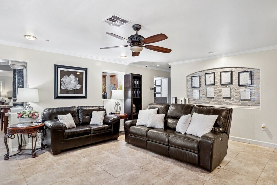 More Photos Of 3827 E Oak St, Phoenix Assisted Living For Sale