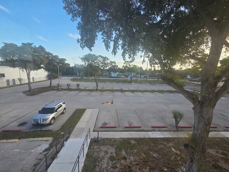 More Photos Of 3443 NW 107th St, Miami Warehouse For Lease