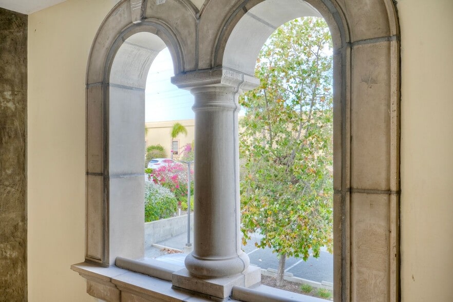 More Photos Of 2180 S El Camino Real, Oceanside Office For Sale