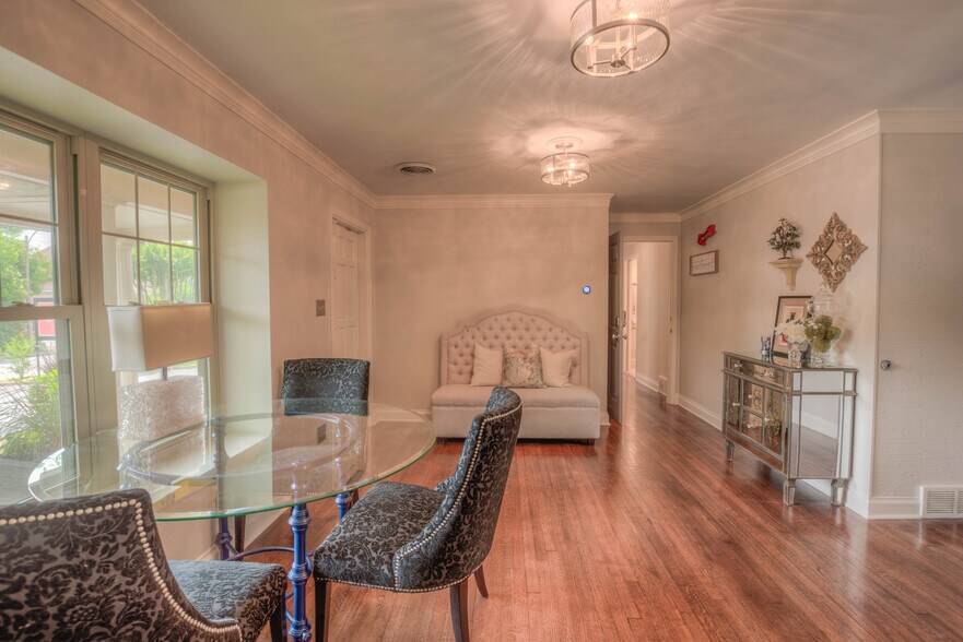 More Photos Of 1061 W Rex Rd, Memphis Office For Sale