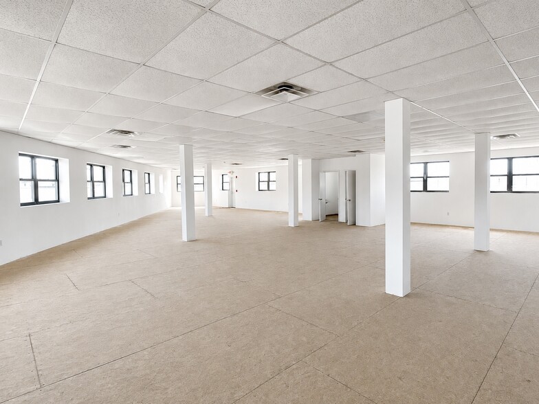 More Photos Of 106 Somerset St, Garfield Office For Sale