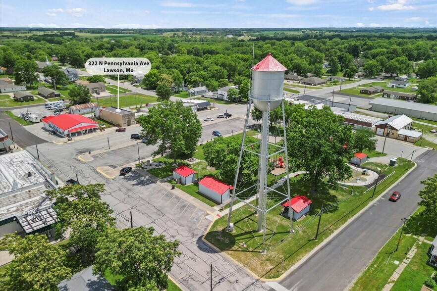 More Photos Of 322 N Pennsylvania Ave, Lawson Bar For Sale