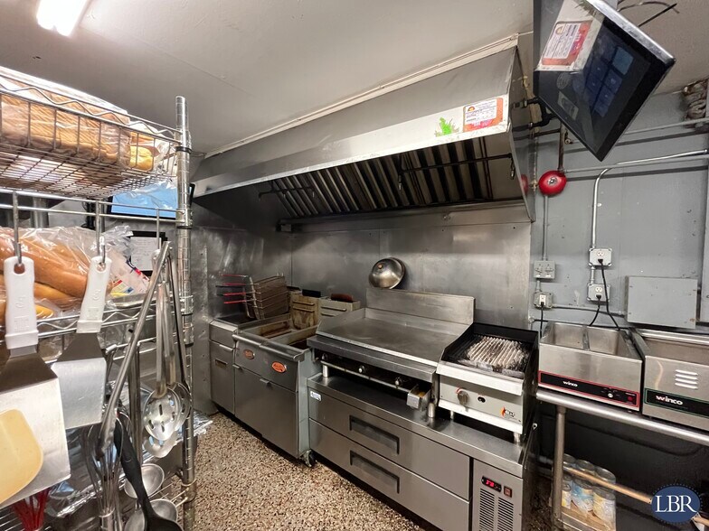 More Photos Of 5370 N Cocoa Blvd, Cocoa Restaurant For Lease