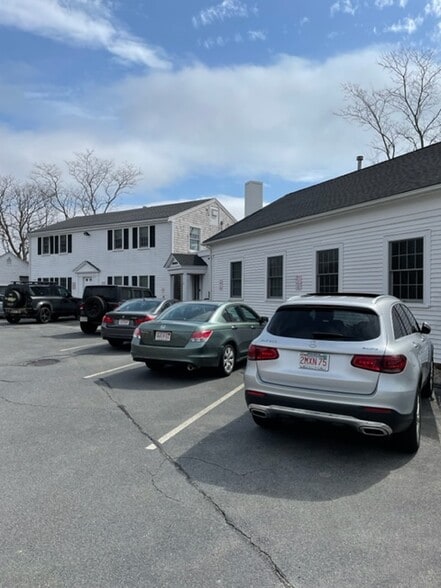 More Photos Of 32 Wianno Ave, Osterville Office For Lease