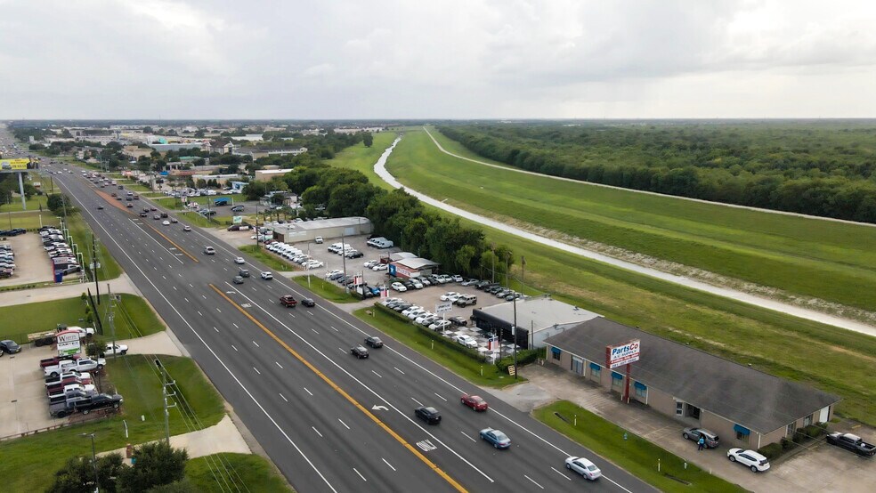 More Photos Of 1830 Highway 6 S, Houston Storefront Retail Office For Lease