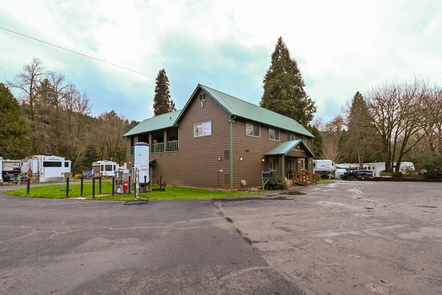 More Photos Of 999 Old Highway 99, Wolf Creek Specialty For Sale