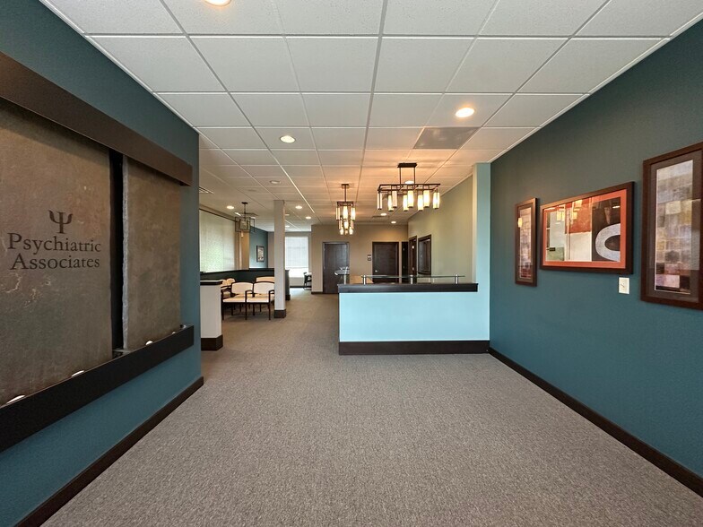 More Photos Of 673 Westbury Dr, Iowa City Storefront Retail Office For Sale