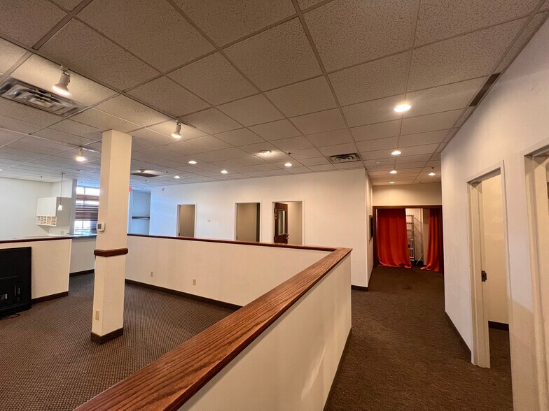 More Photos Of 10901-10909 Excelsior Blvd, Hopkins Office For Lease