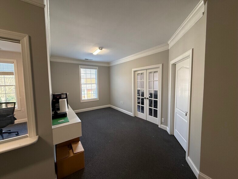 More Photos Of 3105 Creekside Village Dr, Kennesaw Office For Sale