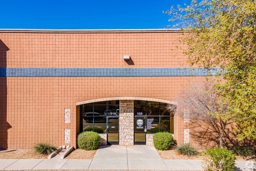 More Photos Of 1050 N Fairway Dr, Avondale Unknown For Lease