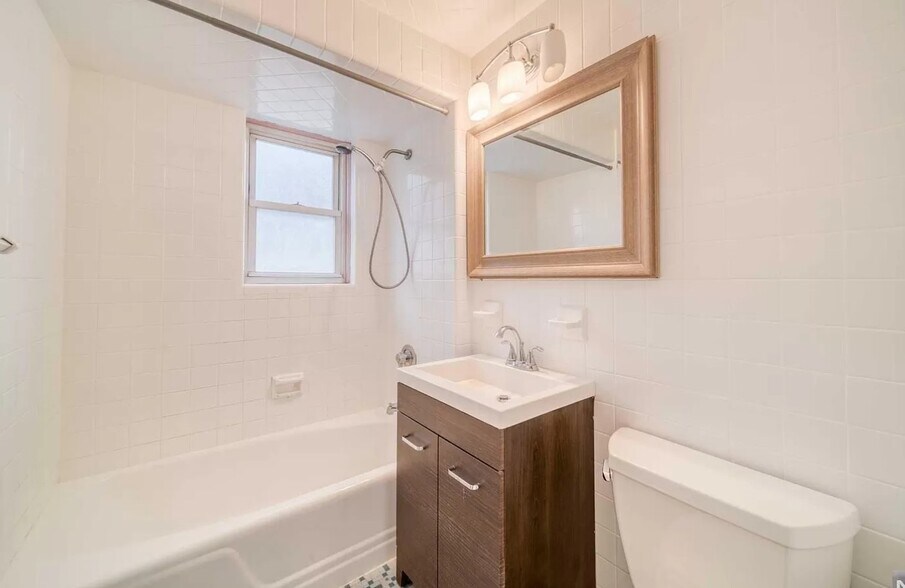 More Photos Of 518 79th St, North Bergen Medical For Sale