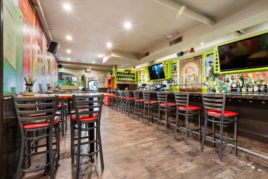 More Photos Of 278-282 Shrewsbury St, Worcester Storefront Retail Residential For Sale