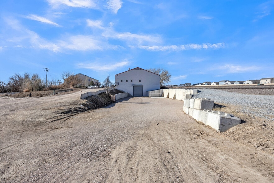 More Photos Of 525 E Railroad Ave, Keenesburg Warehouse For Lease