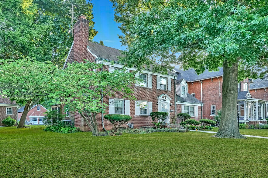 More Photos Of 132 W High St, Somerville Religious Facility For Sale