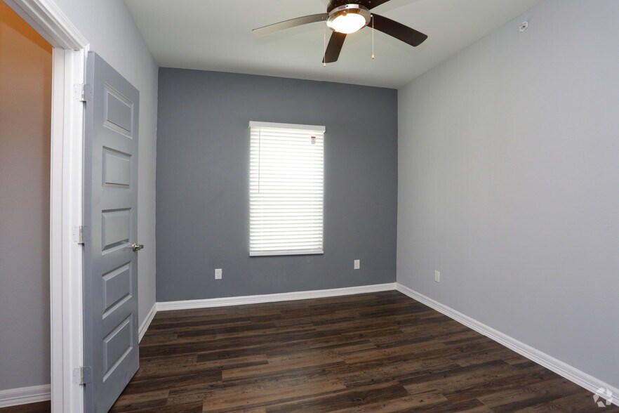 More Photos Of 2604 Avenue K, Bay City Apartments For Sale