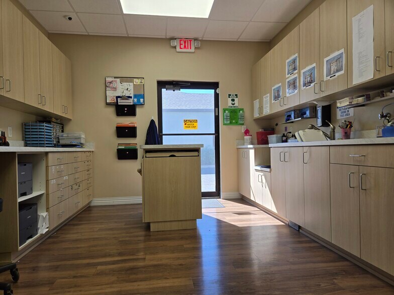 More Photos Of 13555 Automobile Blvd, Clearwater Medical For Lease