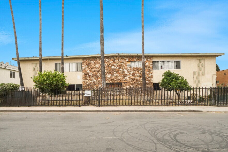 More Photos Of 601 W 82nd St, Los Angeles Apartments For Sale