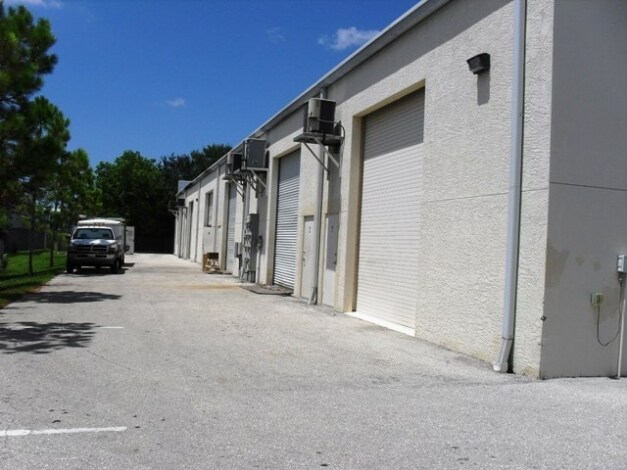 More Photos Of 4530 Arnold Ave, Naples Light Manufacturing For Lease