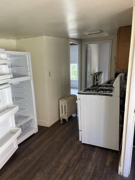 More Photos Of 12 Park Pl, Hudson Storefront Retail Residential For Sale