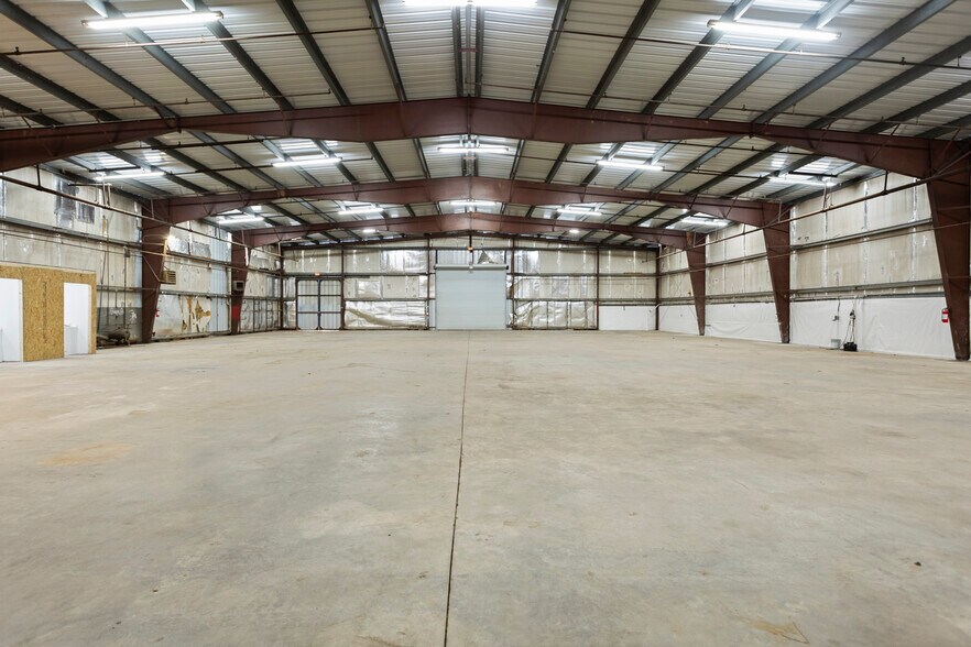 More Photos Of 207 N Kenneth St, Walhalla Warehouse For Lease