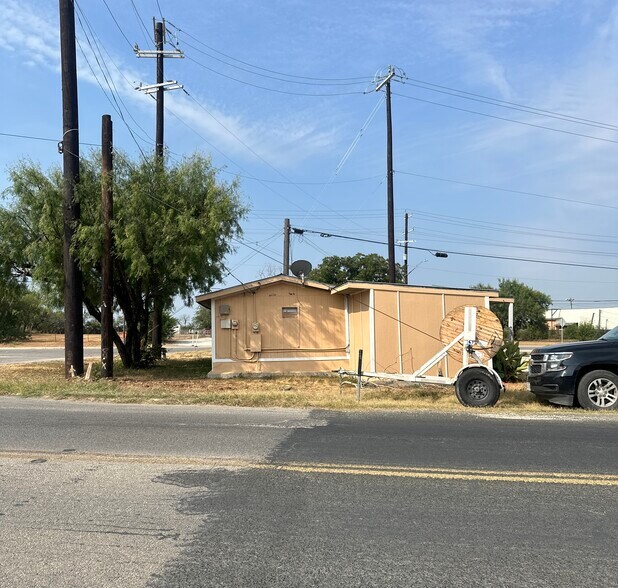 More Photos Of 10536 S US Highway 181, San Antonio Apartments For Sale