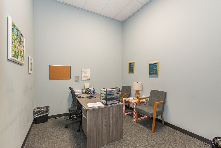 More Photos Of 83 Spring St, Newton Office For Sale