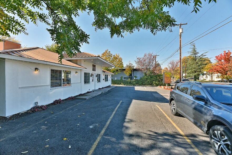 More Photos Of 1213 W Main St, Medford Restaurant For Sale