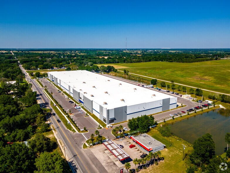 More Photos Of 6337 County Road 579, Seffner Distribution For Lease