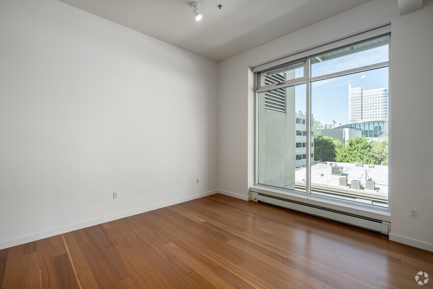 More Photos Of 1530 J St, Sacramento Apartments For Lease