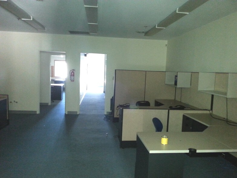 More Photos Of 1131-1149 W 175th St, Homewood Light Distribution For Lease
