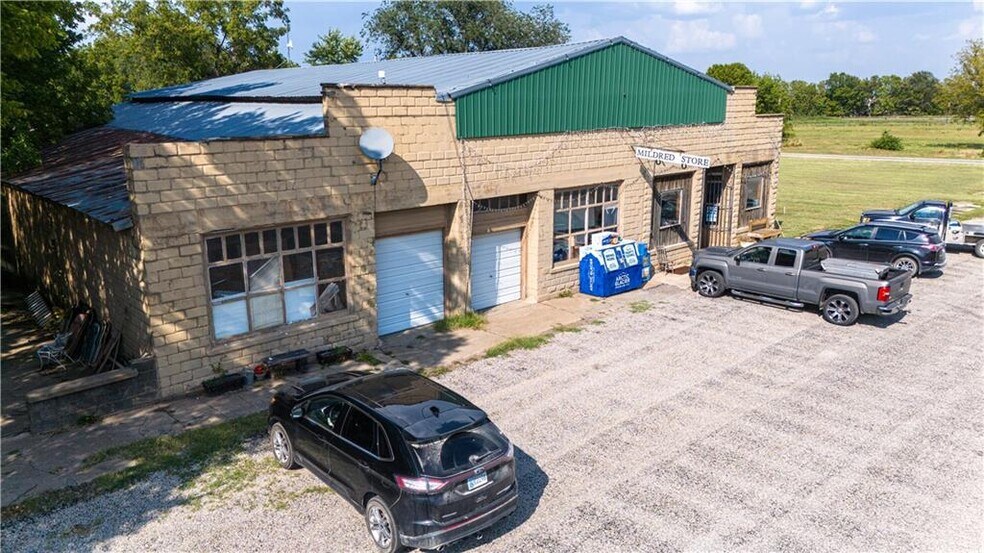 More Photos Of 86 3rd St, Moran Convenience Store For Sale