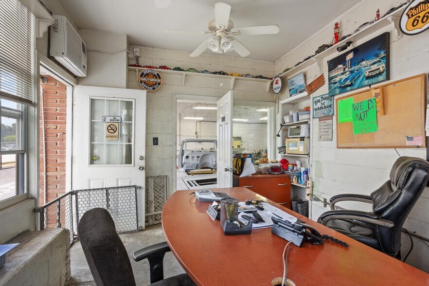 More Photos Of 1668 Atlanta Rd SE, Smyrna Auto Repair For Sale