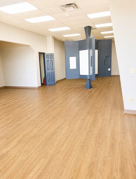 More Photos Of 800 E Aldrich Rd, Bolivar Freestanding For Lease