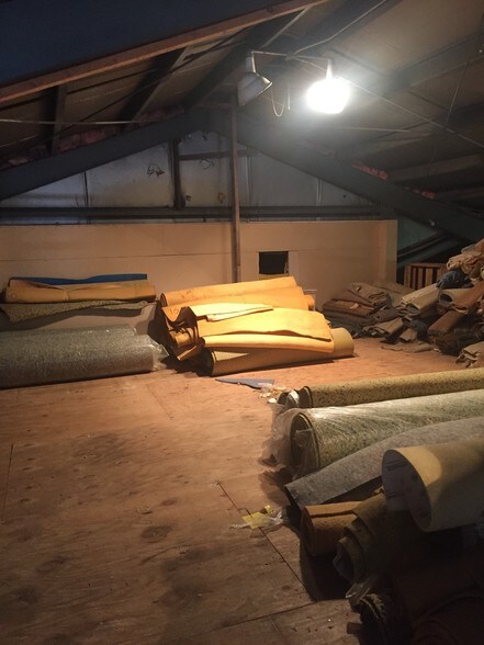More Photos Of 28 S Main St, Voorheesville Warehouse For Lease
