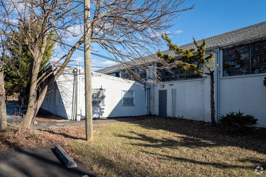 More Photos Of 500 Metuchen Rd, South Plainfield Warehouse For Lease