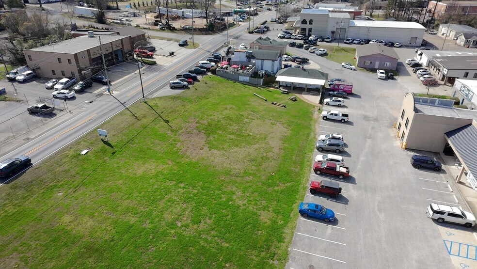 More Photos Of 3242-3258 Cahaba Heights Rd, Birmingham Unknown For Lease