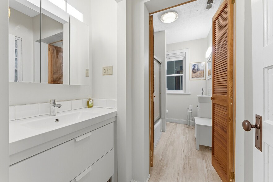 More Photos Of 320 Watts St, Morgantown Apartments For Sale