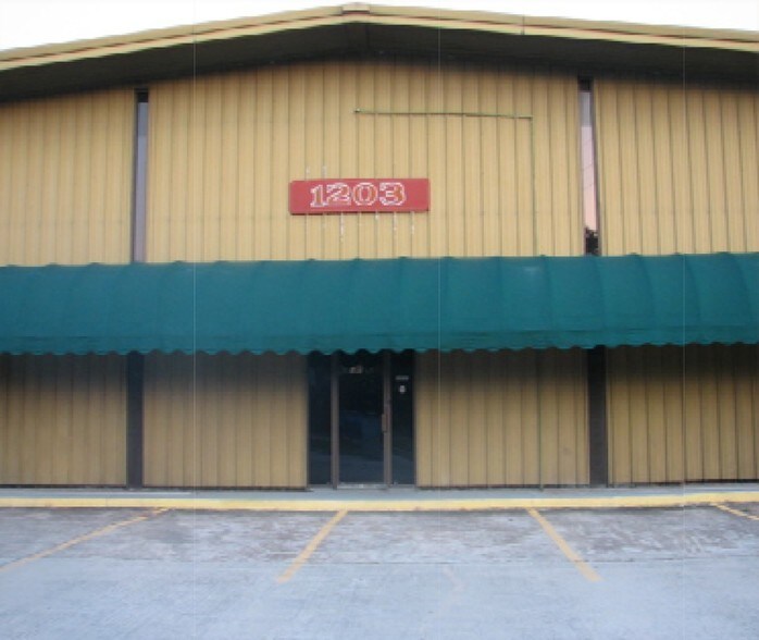 More Photos Of 1203 S Houston Ave, Humble Light Distribution For Sale