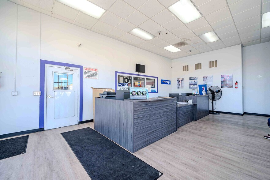More Photos Of 14010 Palm Dr, Desert Hot Springs Auto Repair For Sale