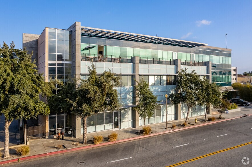More Photos Of 630 S Raymond Ave, Pasadena Medical For Lease