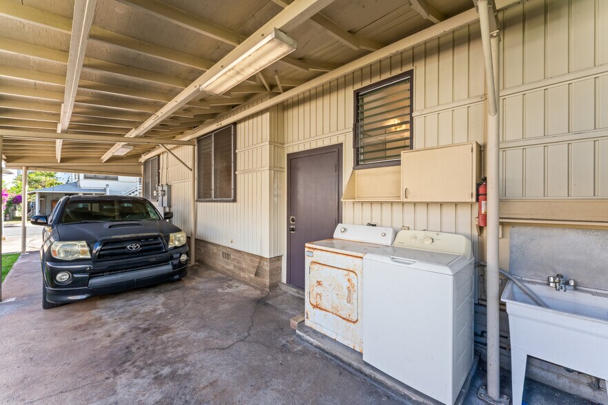 More Photos Of 1128 Alohi Way, Honolulu Multifamily For Sale
