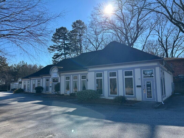 Primary Photo Of 1067 Forest Pky, Forest Park General Retail For Sale